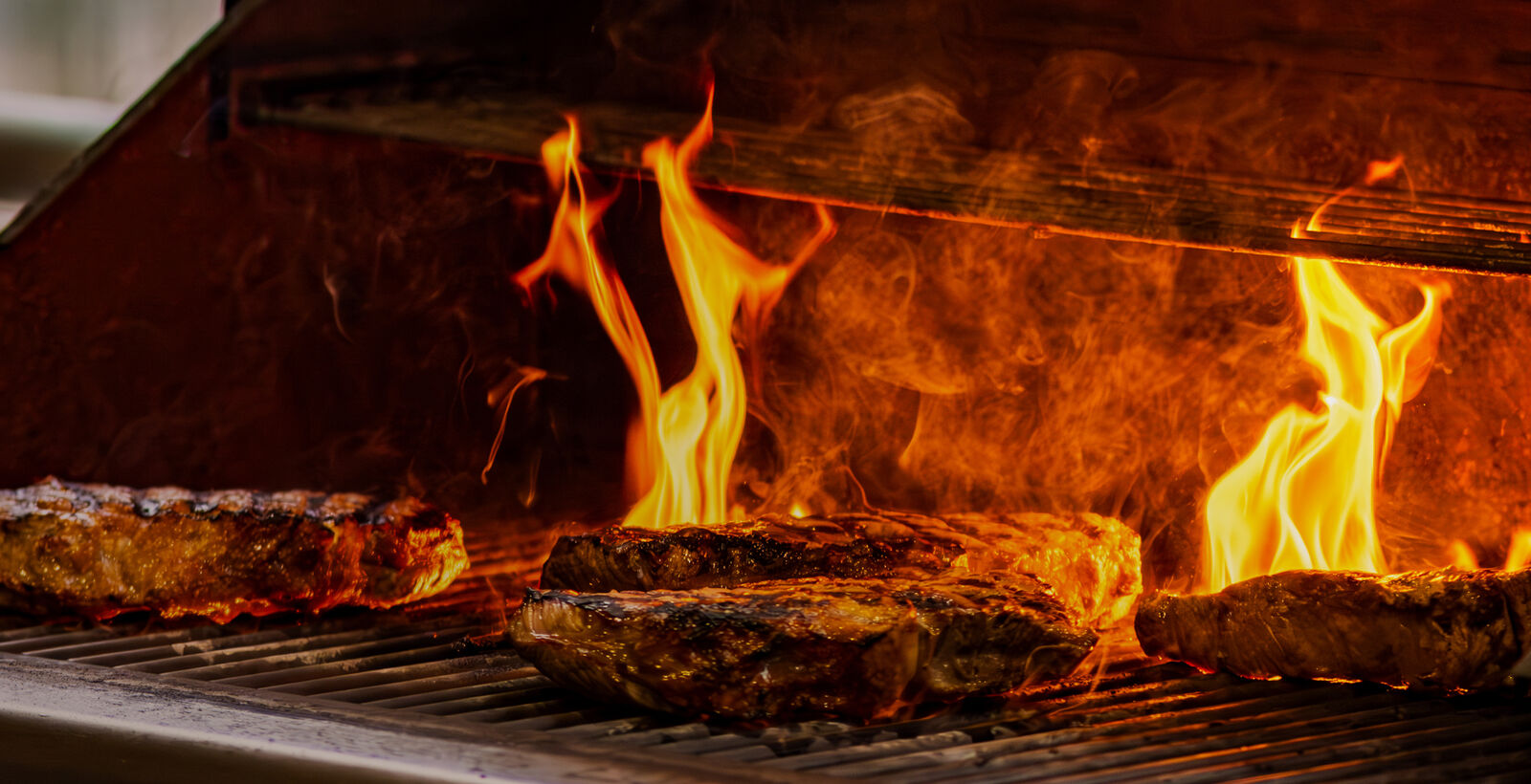 Fleisch auf einem Grill