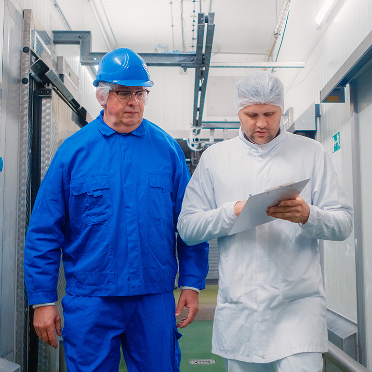 Mitarbeiter von Goldschmaus arbeiten in einem Labor